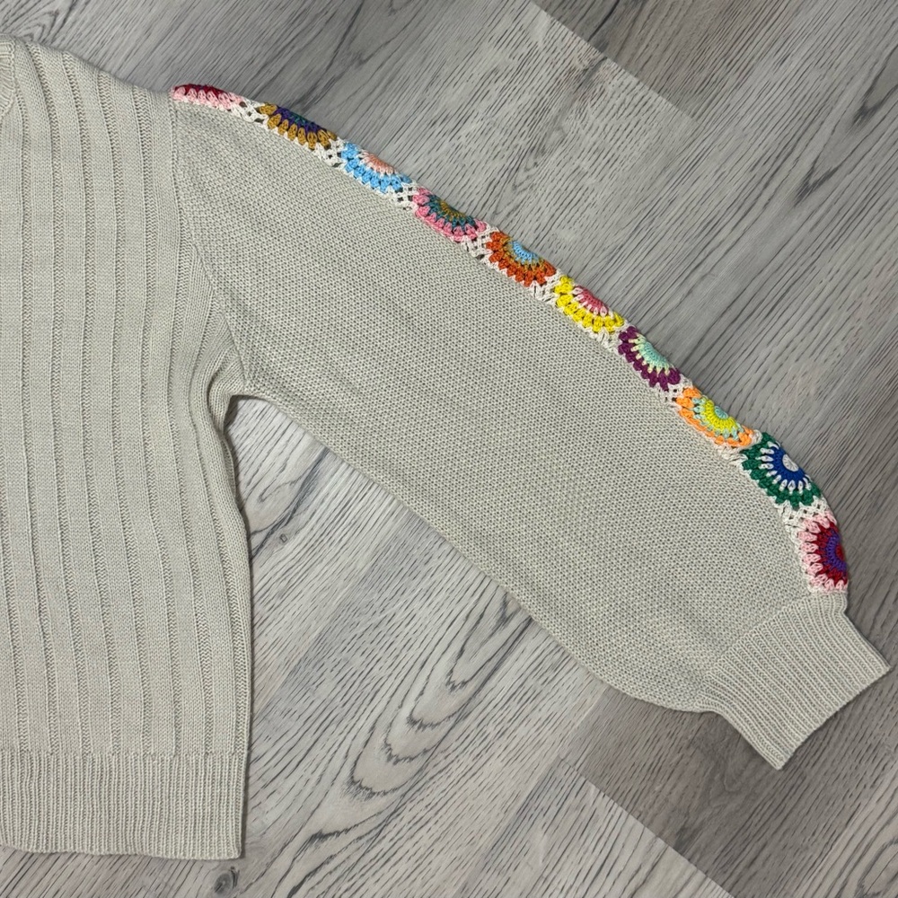 NEW Vintage Style Boho Women's Sweater With Crochet Flower Print Sleeves Size L - Picture 4 of 7